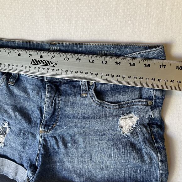A.n.a Women Shorts 10P Blue Denim Distressed Cuffed Button 3" Inseam - Picture 4 of 12